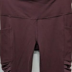 Lululemon— Redwood Sharp-turns crop 17”new with no tags—-
